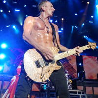 Phil Collen is a not just a master of guitar, but also of health.